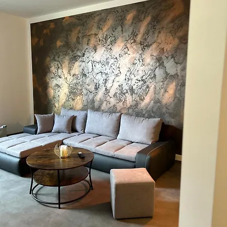 Rene Apartman